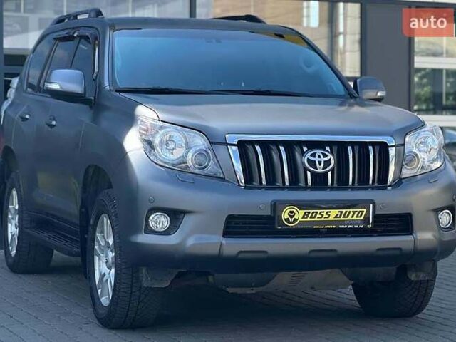 Серый Тойота Ленд Крузер, объемом двигателя 3.96 л и пробегом 270 тыс. км за 25990 $, фото 1 на Automoto.ua