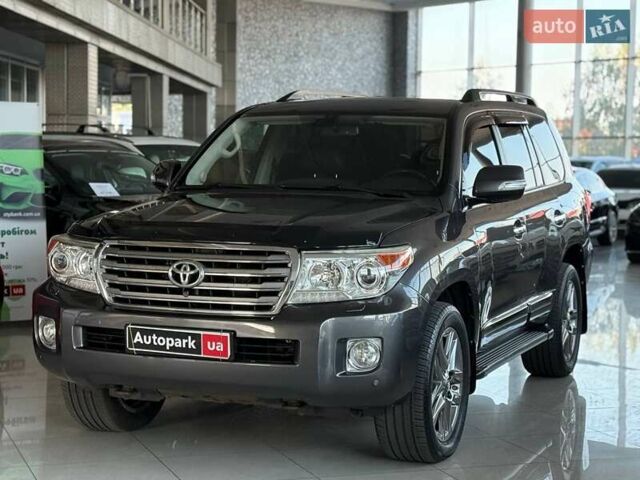 Сірий Тойота Ленд Крузер, об'ємом двигуна 4.5 л та пробігом 235 тис. км за 28990 $, фото 1 на Automoto.ua