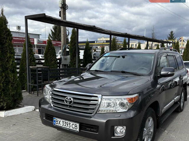 Серый Тойота Ленд Крузер, объемом двигателя 4.61 л и пробегом 227 тыс. км за 30500 $, фото 1 на Automoto.ua