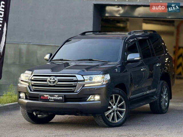 Серый Тойота Ленд Крузер, объемом двигателя 4.5 л и пробегом 40 тыс. км за 52000 $, фото 1 на Automoto.ua