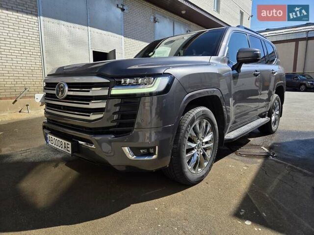 Серый Тойота Ленд Крузер, объемом двигателя 3.45 л и пробегом 37 тыс. км за 73000 $, фото 1 на Automoto.ua