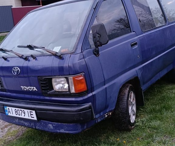 Синий Тойота Лит Айс, объемом двигателя 1.5 л и пробегом 362 тыс. км за 1500 $, фото 1 на Automoto.ua