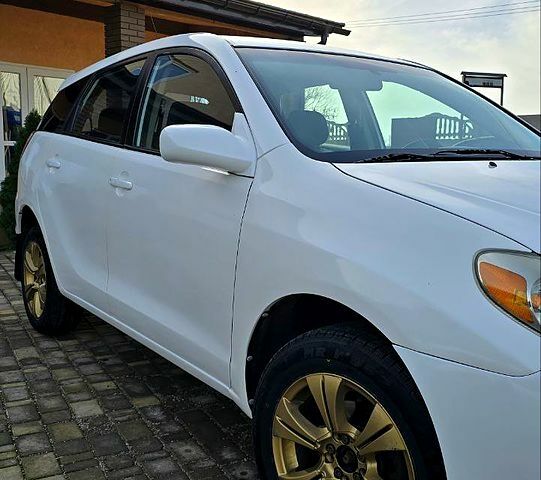 Білий Тойота Matrix, об'ємом двигуна 1.8 л та пробігом 260 тис. км за 55000 $, фото 1 на Automoto.ua