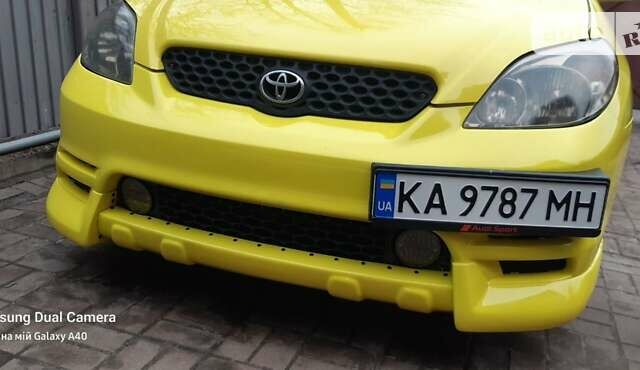 Жовтий Тойота Matrix, об'ємом двигуна 1.8 л та пробігом 209 тис. км за 4950 $, фото 1 на Automoto.ua