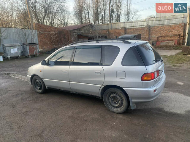 Серый Тойота Пикник, объемом двигателя 2.2 л и пробегом 249 тыс. км за 3200 $, фото 1 на Automoto.ua