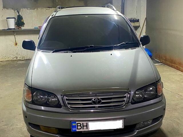 Серый Тойота Пикник, объемом двигателя 2 л и пробегом 0 тыс. км за 4500 $, фото 1 на Automoto.ua