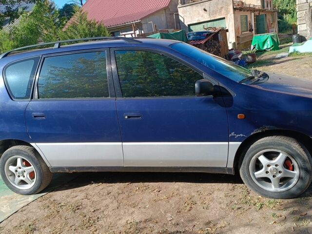 Синий Тойота Пикник, объемом двигателя 0 л и пробегом 320 тыс. км за 3500 $, фото 1 на Automoto.ua