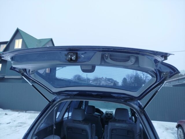 Синий Тойота Пикник, объемом двигателя 2.2 л и пробегом 500 тыс. км за 1200 $, фото 1 на Automoto.ua