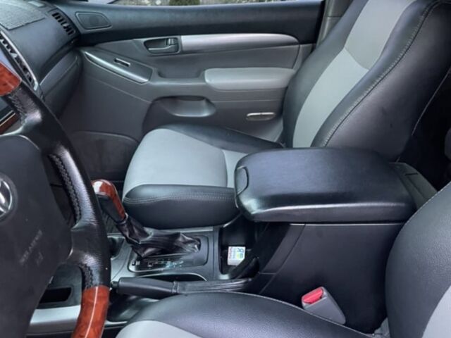 Черный Тойота Prado, объемом двигателя 2.69 л и пробегом 0 тыс. км за 10500 $, фото 1 на Automoto.ua
