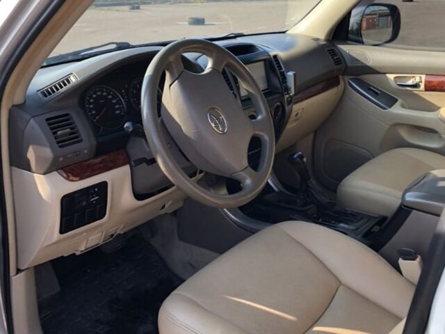 Сірий Тойота Prado, об'ємом двигуна 2.69 л та пробігом 0 тис. км за 9500 $, фото 1 на Automoto.ua