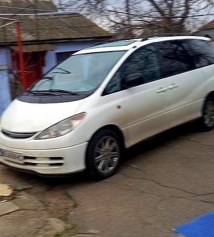Білий Тойота Превіа, об'ємом двигуна 2.4 л та пробігом 270 тис. км за 6000 $, фото 1 на Automoto.ua