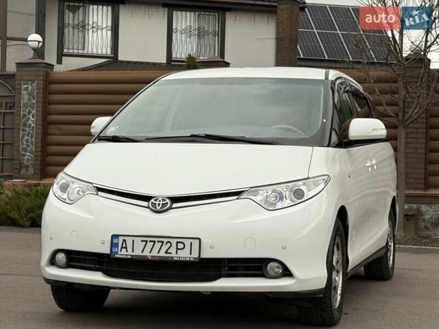 Белый Тойота Превиа, объемом двигателя 2.36 л и пробегом 182 тыс. км за 9500 $, фото 1 на Automoto.ua