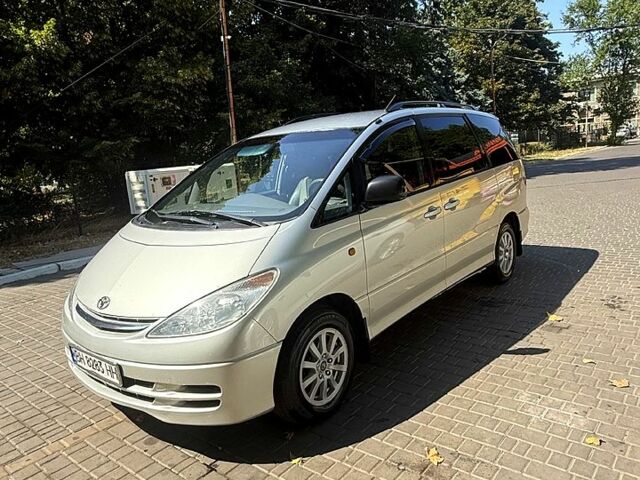 Серый Тойота Превиа, объемом двигателя 2.4 л и пробегом 370 тыс. км за 4300 $, фото 1 на Automoto.ua