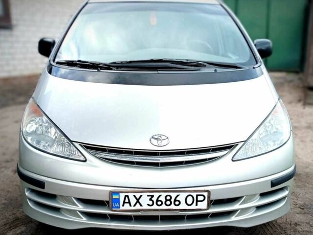 Серый Тойота Превиа, объемом двигателя 2.4 л и пробегом 240 тыс. км за 5900 $, фото 1 на Automoto.ua