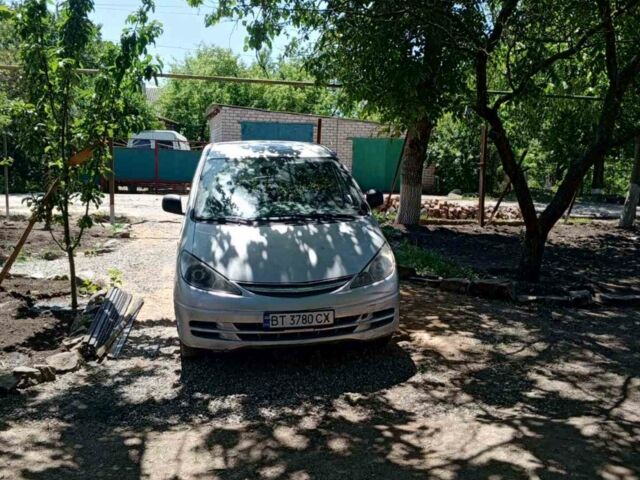 Сірий Тойота Превіа, об'ємом двигуна 2.4 л та пробігом 250 тис. км за 4000 $, фото 1 на Automoto.ua