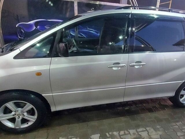 Сірий Тойота Превіа, об'ємом двигуна 2 л та пробігом 373 тис. км за 5700 $, фото 1 на Automoto.ua