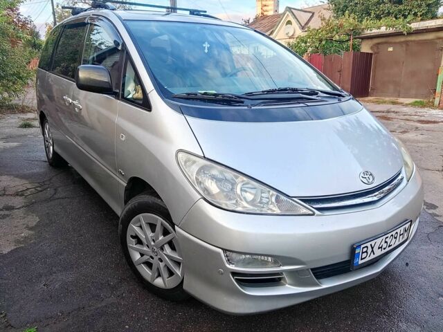 Серый Тойота Превиа, объемом двигателя 2.4 л и пробегом 310 тыс. км за 4900 $, фото 1 на Automoto.ua