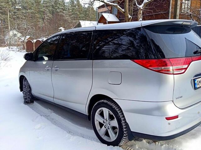 Сірий Тойота Превіа, об'ємом двигуна 2.4 л та пробігом 260 тис. км за 7900 $, фото 1 на Automoto.ua