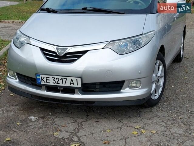 Серый Тойота Превиа, объемом двигателя 2.36 л и пробегом 217 тыс. км за 8700 $, фото 1 на Automoto.ua