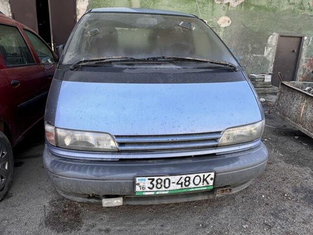 Синий Тойота Превиа, объемом двигателя 2.4 л и пробегом 300 тыс. км за 2500 $, фото 1 на Automoto.ua