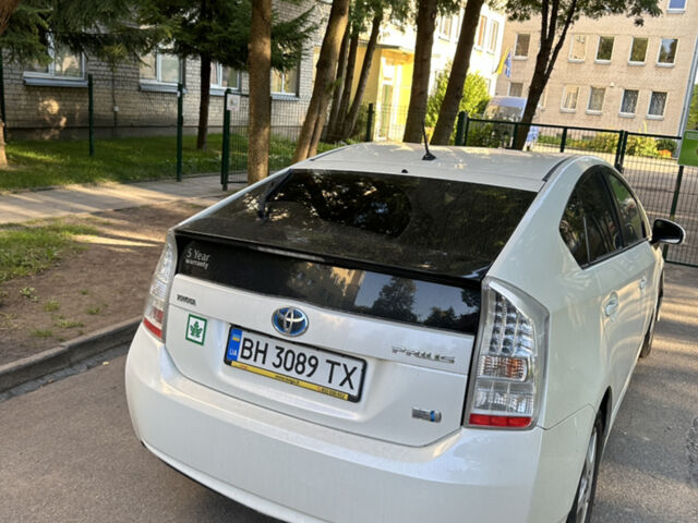 Білий Тойота Пріус, об'ємом двигуна 1.8 л та пробігом 310 тис. км за 10351 $, фото 1 на Automoto.ua