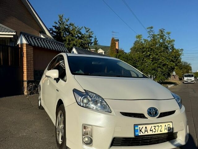Білий Тойота Пріус, об'ємом двигуна 1.8 л та пробігом 640 тис. км за 8200 $, фото 1 на Automoto.ua