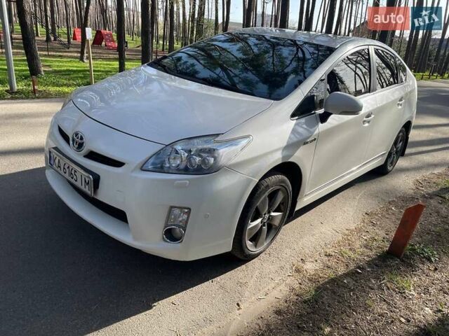 Белый Тойота Приус, объемом двигателя 1.8 л и пробегом 283 тыс. км за 11200 $, фото 1 на Automoto.ua