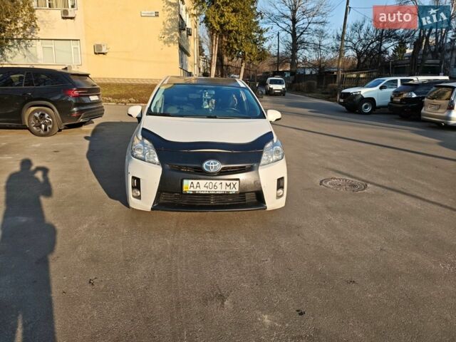 Білий Тойота Пріус, об'ємом двигуна 1.8 л та пробігом 678 тис. км за 7500 $, фото 1 на Automoto.ua