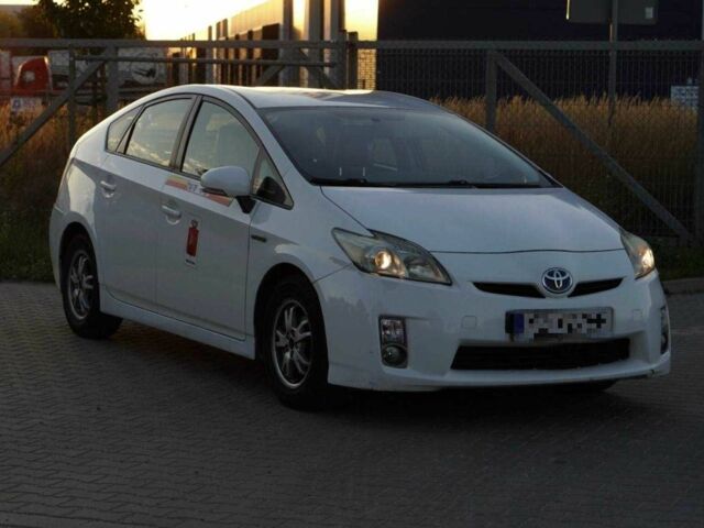 Білий Тойота Пріус, об'ємом двигуна 1.8 л та пробігом 380 тис. км за 9035 $, фото 1 на Automoto.ua