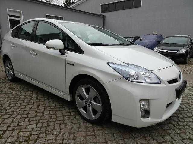 Белый Тойота Приус, объемом двигателя 1.8 л и пробегом 139 тыс. км за 8600 $, фото 1 на Automoto.ua