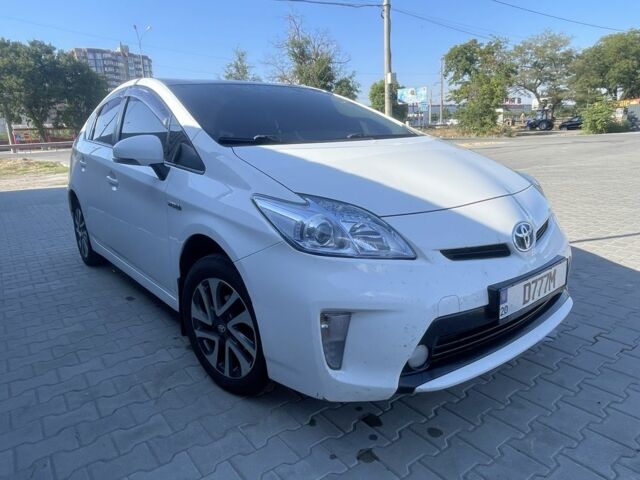 Белый Тойота Приус, объемом двигателя 1.8 л и пробегом 250 тыс. км за 12000 $, фото 1 на Automoto.ua