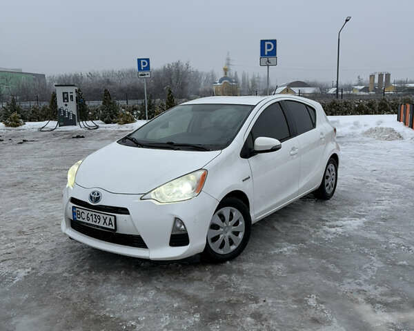 Білий Тойота Пріус, об'ємом двигуна 1.5 л та пробігом 195 тис. км за 8500 $, фото 1 на Automoto.ua
