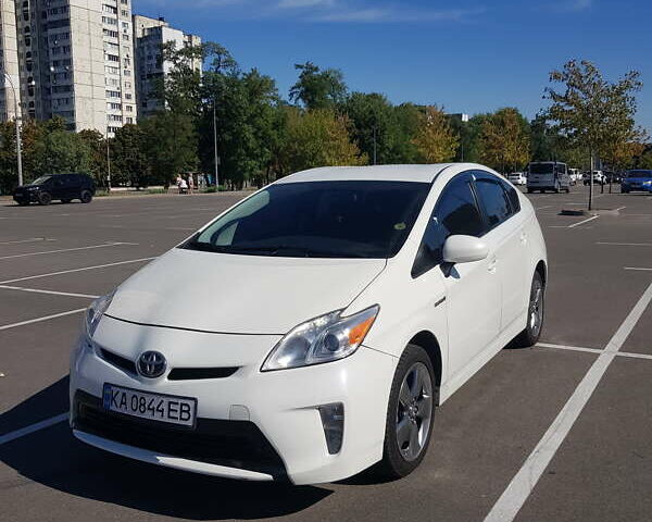 Белый Тойота Приус, объемом двигателя 1.8 л и пробегом 170 тыс. км за 12000 $, фото 1 на Automoto.ua