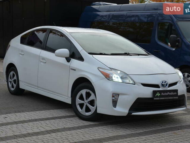 Белый Тойота Приус, объемом двигателя 1.8 л и пробегом 281 тыс. км за 9999 $, фото 1 на Automoto.ua