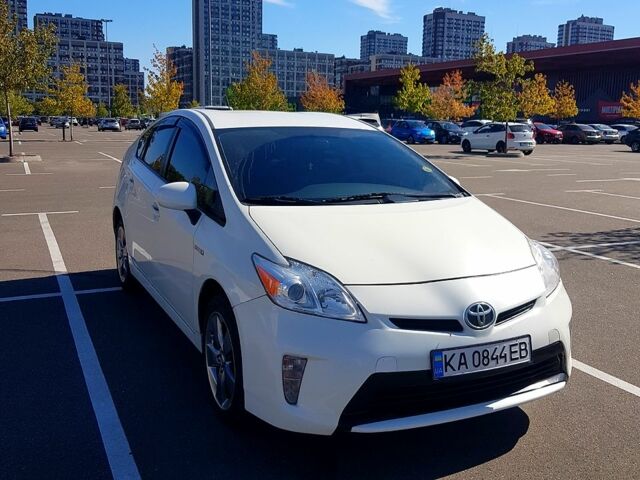 Білий Тойота Пріус, об'ємом двигуна 1.8 л та пробігом 175 тис. км за 11000 $, фото 1 на Automoto.ua