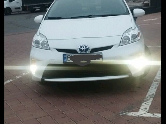 Білий Тойота Пріус, об'ємом двигуна 0 л та пробігом 135 тис. км за 13000 $, фото 1 на Automoto.ua