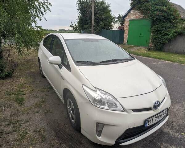Белый Тойота Приус, объемом двигателя 1.8 л и пробегом 179 тыс. км за 12500 $, фото 1 на Automoto.ua