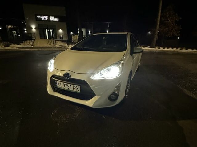 Білий Тойота Пріус, об'ємом двигуна 1.5 л та пробігом 90 тис. км за 9500 $, фото 1 на Automoto.ua