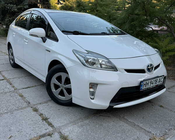 Білий Тойота Пріус, об'ємом двигуна 1.8 л та пробігом 117 тис. км за 13200 $, фото 1 на Automoto.ua