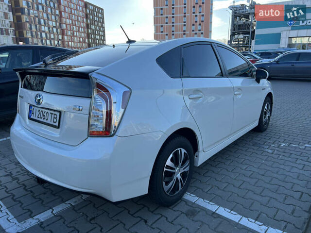Белый Тойота Приус, объемом двигателя 1.8 л и пробегом 177 тыс. км за 15300 $, фото 1 на Automoto.ua