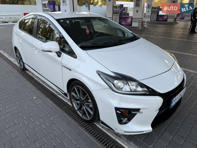 Тойота Приус 2014 в Одессе на Automoto.ua Белый Тойота Приус, объемом двигателя 1.8 л и пробегом 159 тыс. км за 13000 $, фото 1 на Automoto.ua