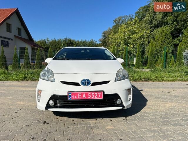 Белый Тойота Приус, объемом двигателя 1.8 л и пробегом 177 тыс. км за 14200 $, фото 1 на Automoto.ua