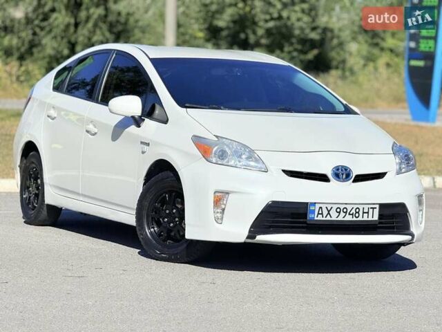 Белый Тойота Приус, объемом двигателя 1.8 л и пробегом 165 тыс. км за 9999 $, фото 1 на Automoto.ua