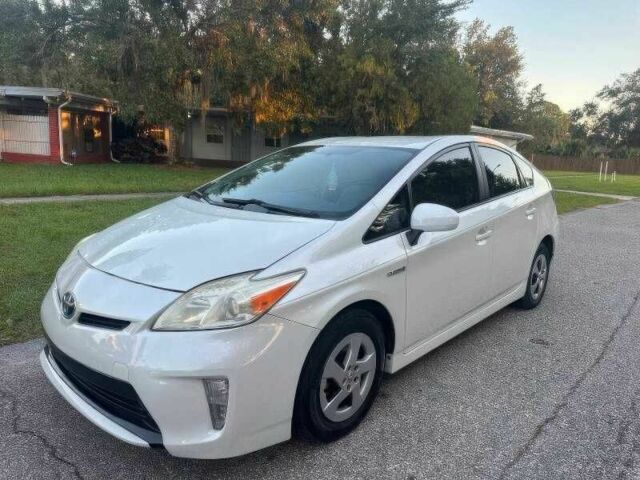 Белый Тойота Приус, объемом двигателя 1.8 л и пробегом 119 тыс. км за 4000 $, фото 1 на Automoto.ua