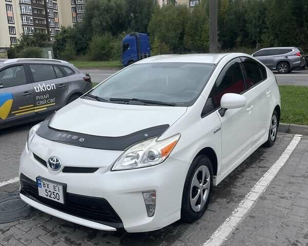 Білий Тойота Пріус, об'ємом двигуна 1.8 л та пробігом 132 тис. км за 13200 $, фото 1 на Automoto.ua