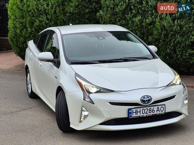 Белый Тойота Приус, объемом двигателя 1.8 л и пробегом 126 тыс. км за 13700 $, фото 1 на Automoto.ua