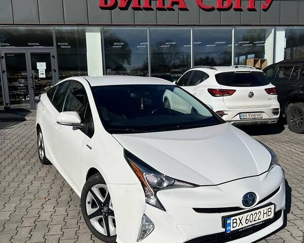 Белый Тойота Приус, объемом двигателя 1.8 л и пробегом 240 тыс. км за 17700 $, фото 1 на Automoto.ua