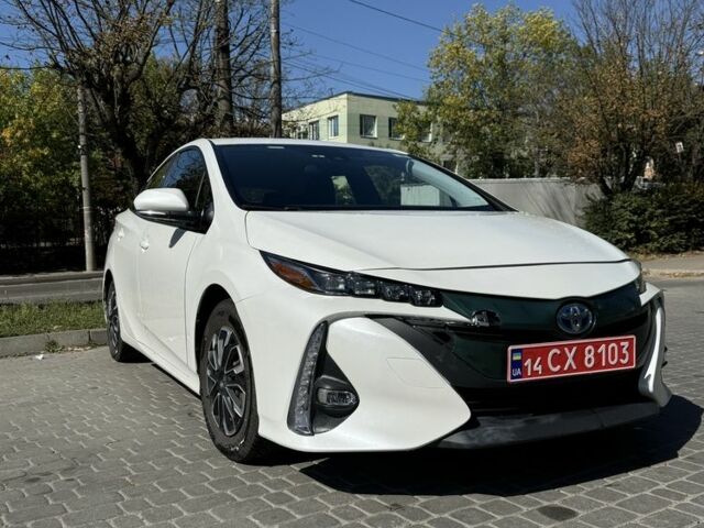 Белый Тойота Приус, объемом двигателя 1.8 л и пробегом 158 тыс. км за 17530 $, фото 1 на Automoto.ua