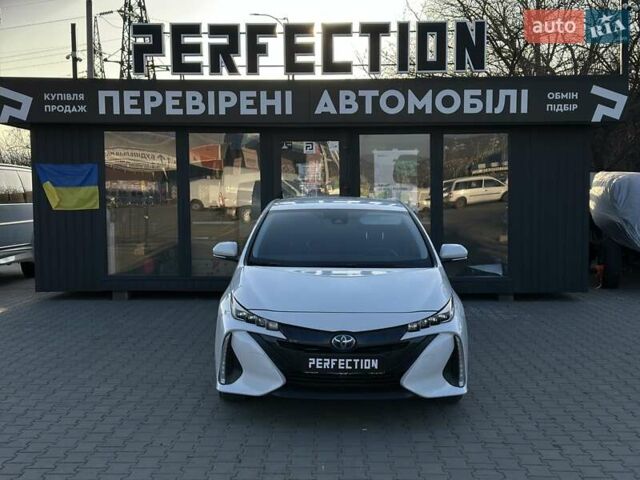 Белый Тойота Приус, объемом двигателя 1.8 л и пробегом 180 тыс. км за 18500 $, фото 1 на Automoto.ua