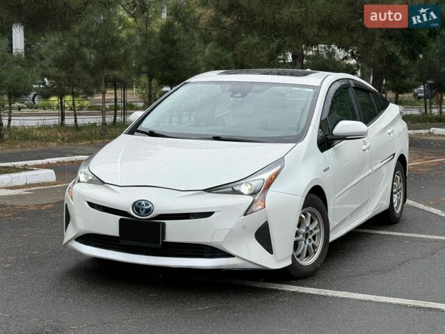 Білий Тойота Пріус, об'ємом двигуна 1.8 л та пробігом 320 тис. км за 17800 $, фото 1 на Automoto.ua